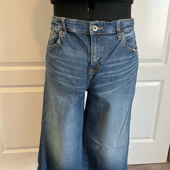 TORRID Women's Blue Cropped Wide-Leg Jeans - Picture 2 of 8